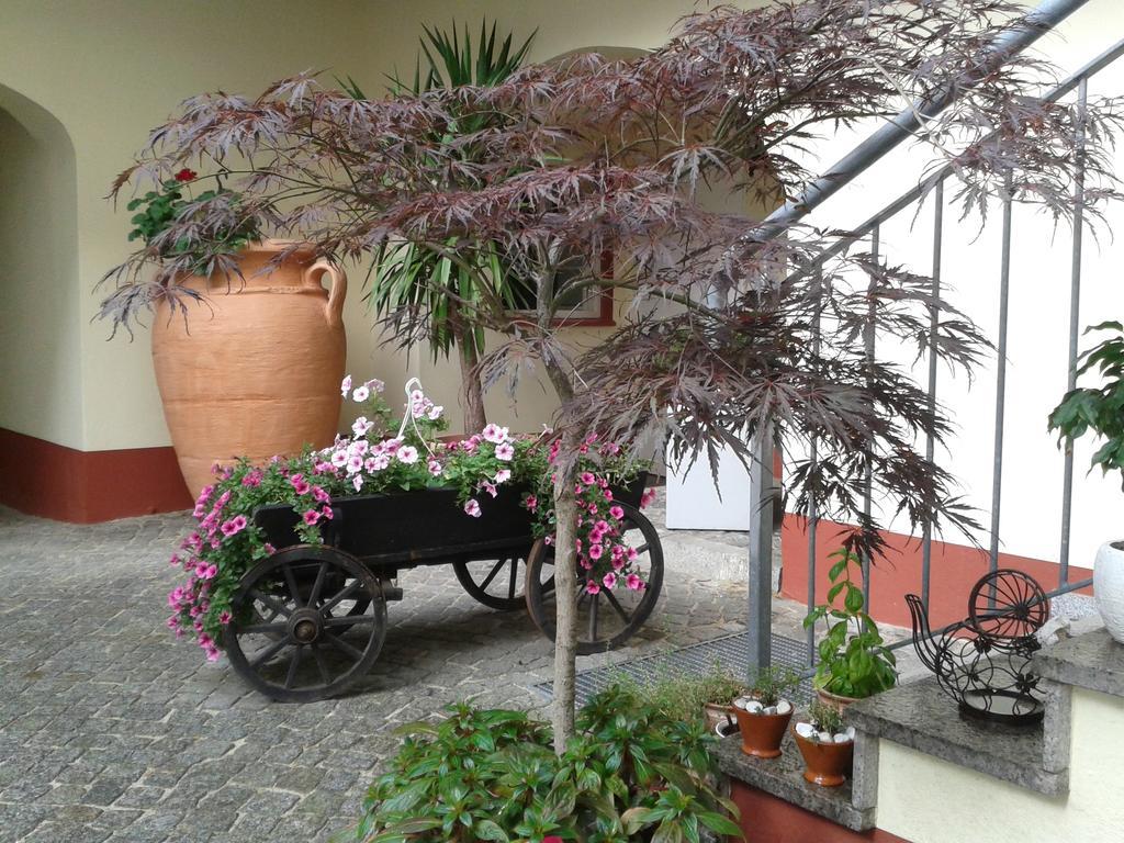 Garni-Hotel Zum Alten Ratskeller Vetschau Exterior foto