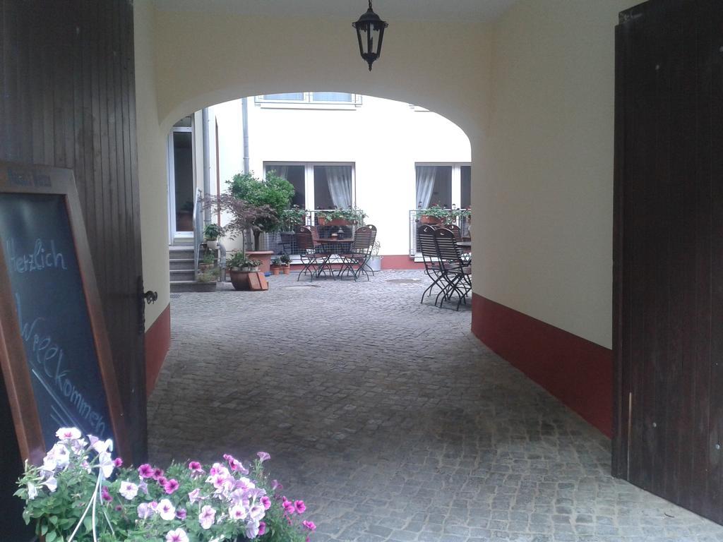 Garni-Hotel Zum Alten Ratskeller Vetschau Exterior foto