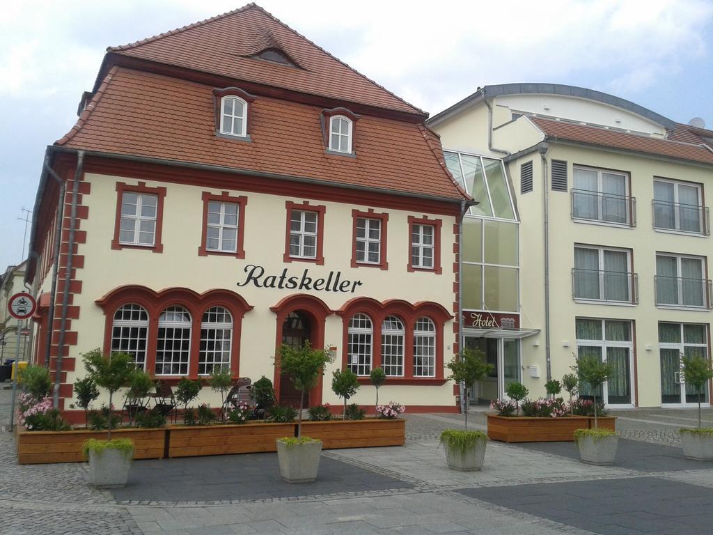 Garni-Hotel Zum Alten Ratskeller Vetschau Exterior foto